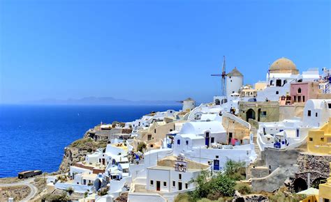 The Best Boutiques In Santorini .